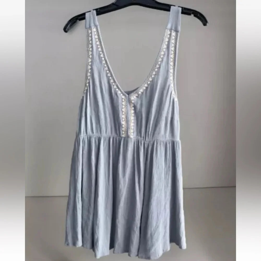 Torrid Top Womens Sleeveless Gauze Embroidered V-Neck Tank Gray Size 00